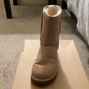 Woman’s Ugg boots Size 9